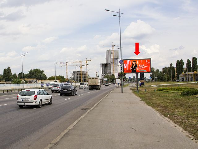 Скролл 6x3,  Бажана пр., возле ст.м. "Вырлица", АЗС "Glusco", в сторону Харьковской пл, аэропорта "Борисполь"