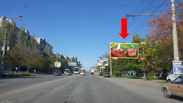 Щит 6x3, 200-летия Херсона пр. / Вишневая ул. (бывш. Блюхера ул.), в центр Щит 6x3, 200-летия Херсона пр. / Вишневая ул. (бывш. Блюхера ул.), в центр