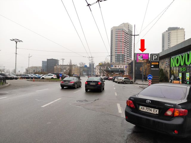 Скролл 3.14x2.3,  Кирпы 5-Б, возле супермаркета Novus, McDonald's, напротив Южного жд вокзала, в сторону ул. Липковского