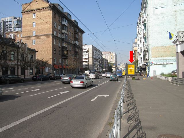 Сітілайт 1.2x1.8,  Саксаганского ул., 64 - ул. Паньковская, на светофоре, в сторону пл. Победы