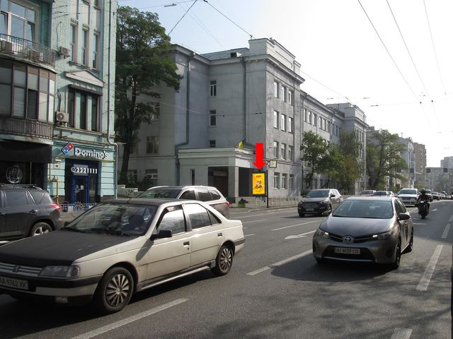 Сітілайт 1.2x1.8,  Саксаганского ул., 64 - ул. Паньковская, на светофоре, в центр