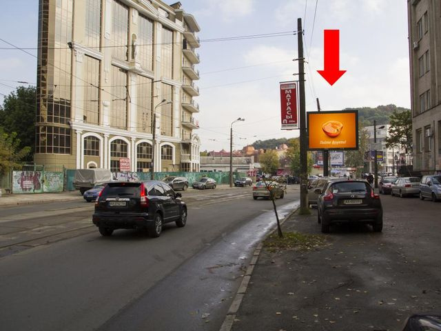 Скролл 3.14x2.3,  Глубочицкая ул., 72, на светофоре, в сторону Подола