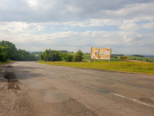Щит 6x3,  п. Грушевка, ресторан Кварта, в сторону Черновцов