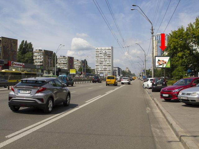 Скролл 3.14x2.3,  Победы пр., 20, банки "ПУМБ", "Укрсиббанк", напротив магазинов "Интертоп", "Carlo Pazolini", "Adidas", из центра