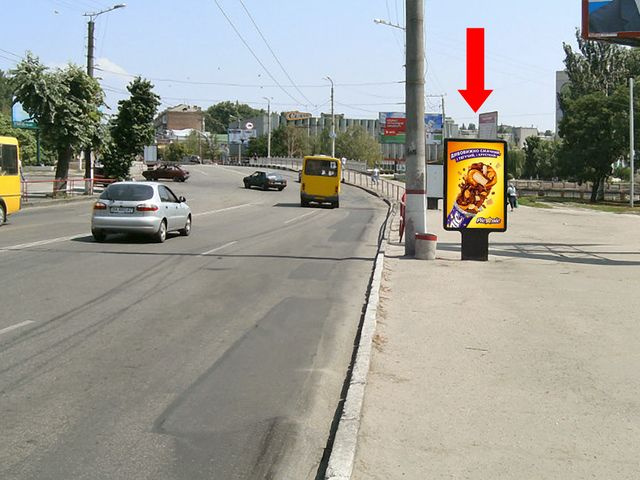 Сітілайт 1.2x1.8,  Соборная ул. (бывш. 50-летия Октября ул.) / Б. Перспективная ул. (бывш. Маркса ул.), возле моста через р. Ингул, в центр