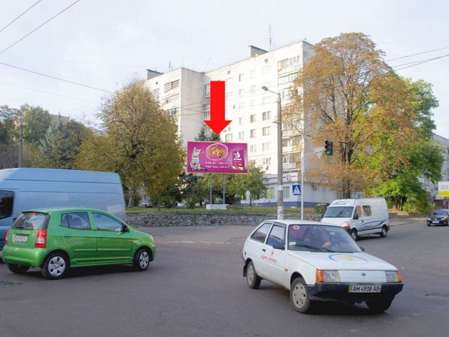 Щит 6x3,  Бердичевская ул., 83 / ул. Гагарина, на светофоре, в центр