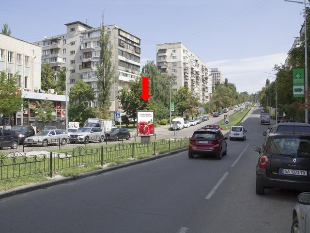 Сітілайт 1.2x1.8,  Гаврилишина ул. (бывш. ул. Василевской), 6 / ул. Ярмолы, разделитель, возле магазина "АТБ", "Рода", в сторону Лукьяновки