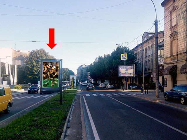 Скролл 1.2x1.8,  Черновола пр. / Медовая ул., разделитель, возле клуба "Malevych", в центр