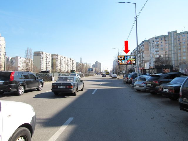 Призма 6x3,  Ревуцкого ул., 18, в сторону ст. м. "Харьковская"