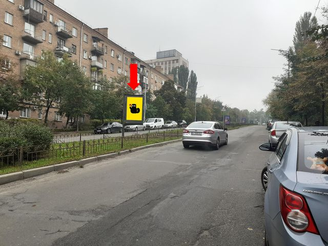 Сітілайт 1.2x1.8,  Гаврилишина ул. (бывш. ул. Василевской), 12, разделитель, в сторону Лукьяновки