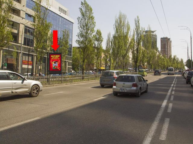 Скролл 1.2x1.8,  Украинки бул., 6, в сторону пл. Л. Украинки
