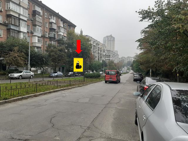 Сітілайт 1.2x1.8,  Гаврилишина ул. (бывш. ул. Василевской), 12, разделитель, в сторону пр. Победы
