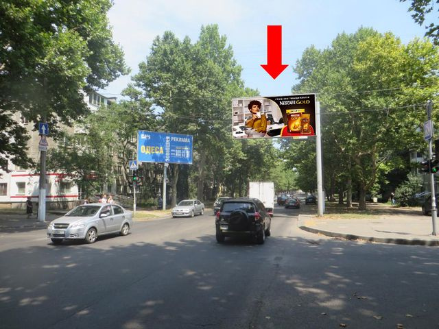 Щит 6x3, Варненская ул., 5 / Героев Крут ул. (бывш. Терешковой ул.), в сторону Филатова ул. Щит 6x3, Варненская ул., 5 / Героев Крут ул. (бывш. Терешковой ул.), в сторону Филатова ул.