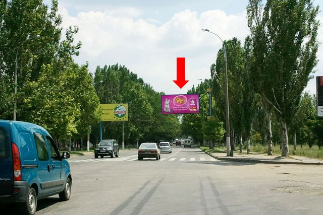 Щит 6x3, Николаевское шоссе / 8-я Полевая ул., гусь, над дорогой, в центр Щит 6x3, Николаевское шоссе / 8-я Полевая ул., гусь, над дорогой, в центр