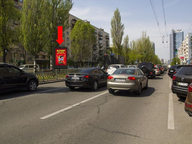 Скролл 1.2x1.8,  Украинки бул., 7а, на светофоре, в сторону ул. Крещатик