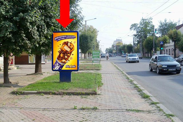 Сітілайт 1.2x1.8,  Героев Майдана ул. (бывш. Красноармейская ул.), 37 / Садовая ул., из центра
