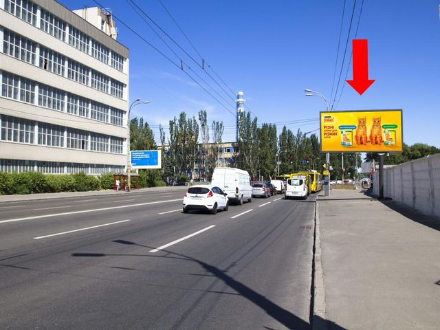 Призма 6x3, Луговая ул. - ул. Бережанская, на светофоре, в сторону ТРЦ "Караван" Призма 6x3, Луговая ул. - ул. Бережанская, на светофоре, в сторону ТРЦ "Караван"