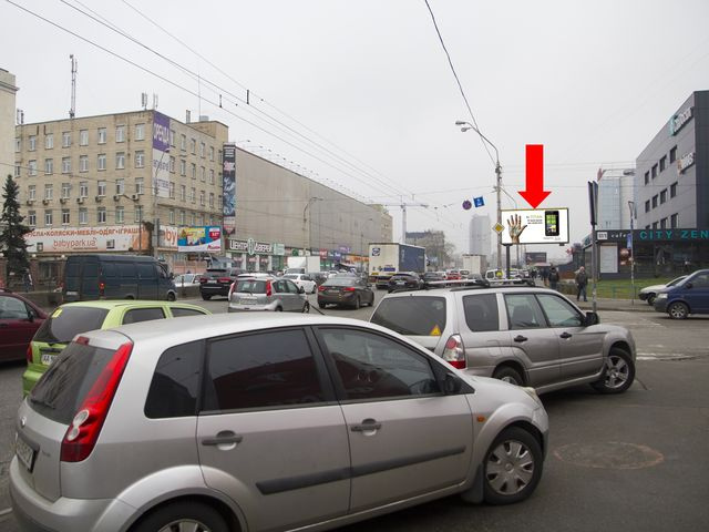 Призма 6x3,  Бандеры пр. (бывш. Московский пр.), 8 - ул. Ермака, возле супермаркетов "Фокстрот", "Ашан", в сторону ул. Телиги