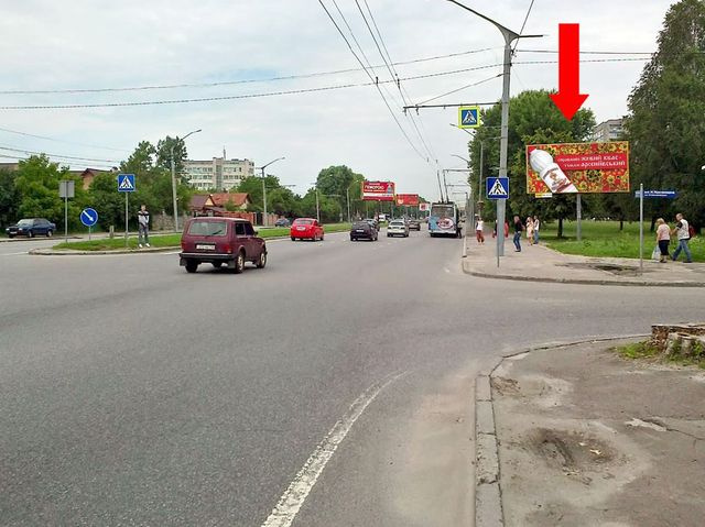 Призма 6x3,  Стрыйская ул., 61 / Максимовича ул., со стороны ТРЦ "King Kross", в центр
