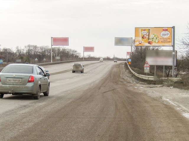 Щит 6x3, Трасса Киев - Харьков (М-03), пгт Песочин, остановка Песочин, Полтавский шлях ул., 51, из центра Щит 6x3, Трасса Киев - Харьков (М-03), пгт Песочин, остановка Песочин, Полтавский шлях ул., 51, из центра