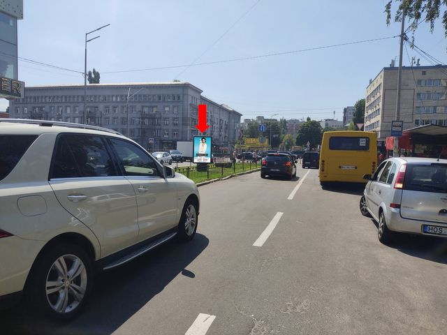 Сітілайт 1.2x1.8,  Гаврилишина ул. (бывш. ул. Василевской), 1, разделитель, напротив супермаркета "Сильпо", ТРЦ "Smart Plaza", в сторону пр. Победы