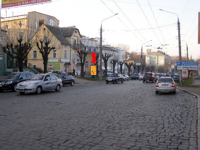 Сітілайт 1.2x1.8,  Главная ул., 126, напротив Укрэксимбанка, в центр