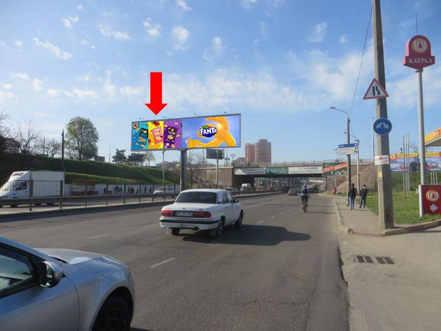 Призма 6x3,  Балковская ул. 54 / Грушевского ул., разделитель, к мосту, заправка "Катрал", в сторону Грушевского ул., левый