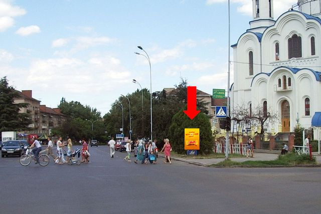 Сітілайт 1.2x1.8,  Свободы пр. - ул. Минайская, пл. Кирила и Мефодия, возле церкви