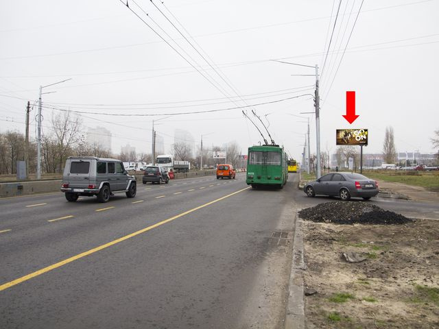 Призма 6x3,  Бандеры пр. (бывш. Московский пр.) 28, возле супермаркета "Метро", в сторону Северного моста