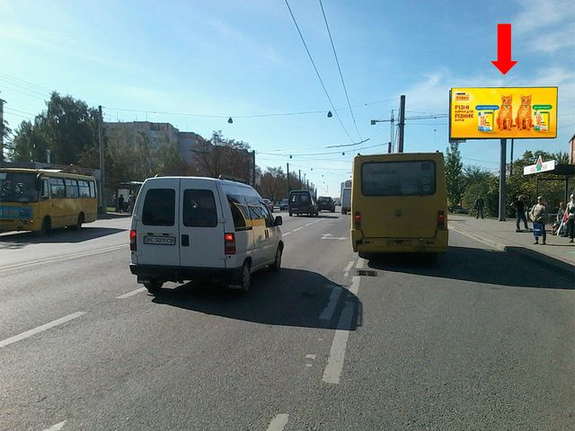 Щит 6x3,  Кульпарковская ул., 212 / Щирецкая ул.,возле ТРЦ "Victoria Gardens", супермаркет "Новая линия", в сторону Научная ул.