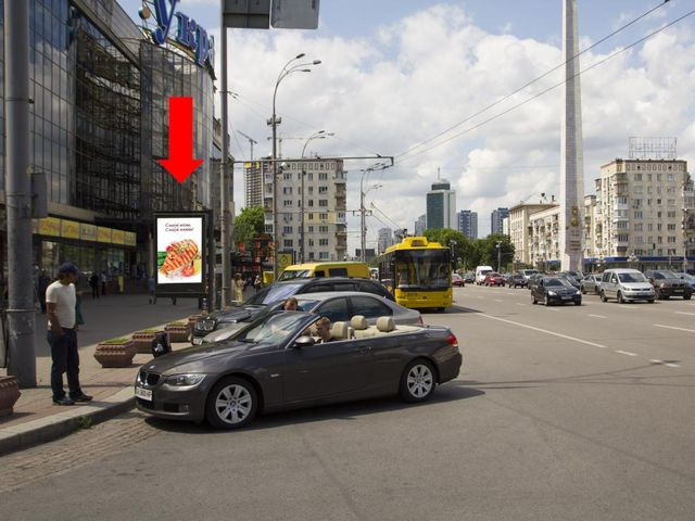 Сітілайт 1.2x1.8,  Победы пл., 3, возле универмага "Украина", в сторону Воздухофлотского моста