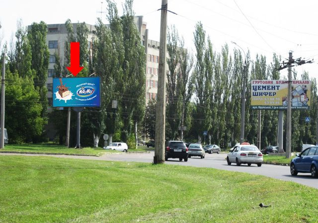 Щит 6x3,  30-летия Победы ул. / Телиги ул. (бывш. Конева ул.), в сторону Смелянской ул., разделитель